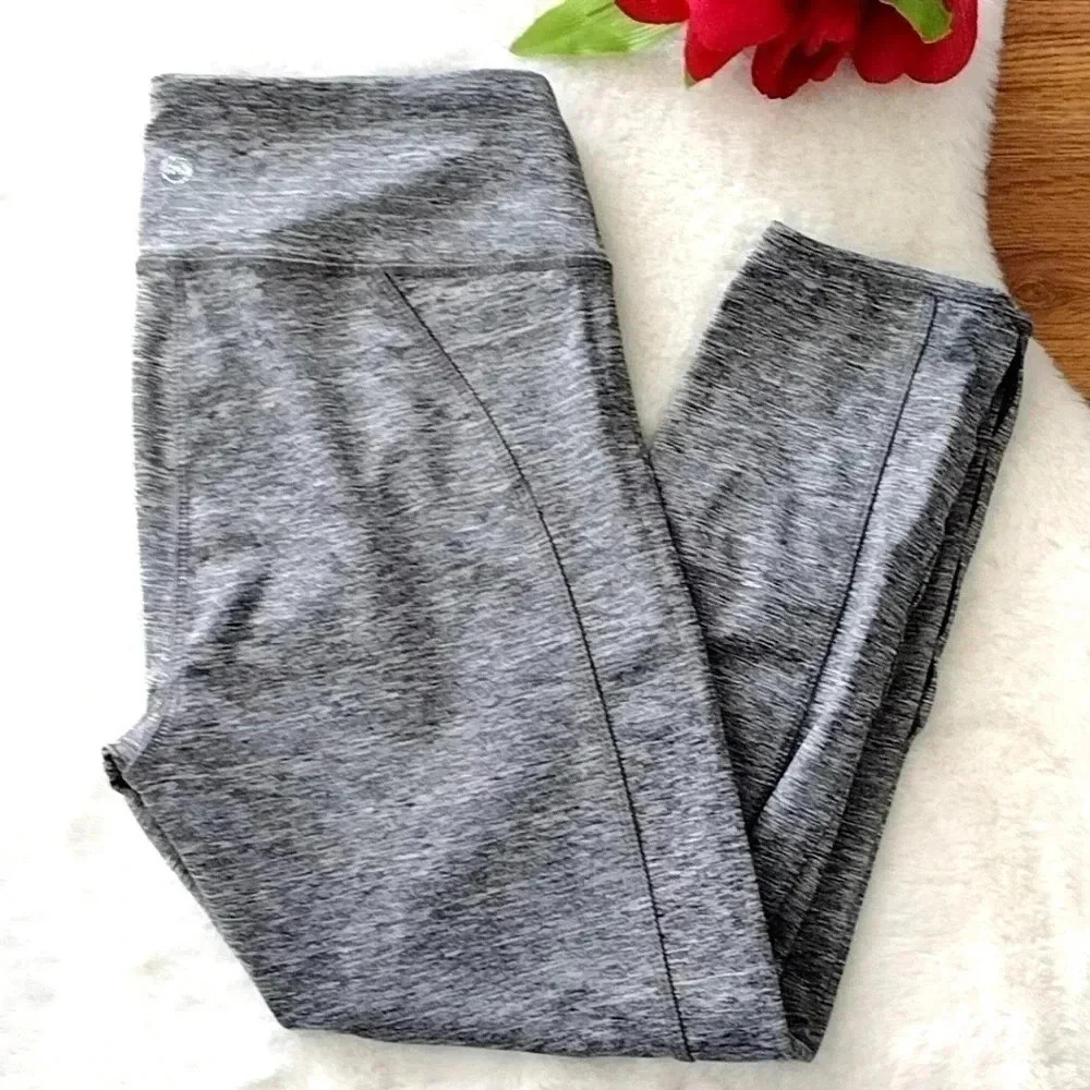 Athletic Gray Capri Gym Leggings Ankle Detail Like New Performance Leggings Med
